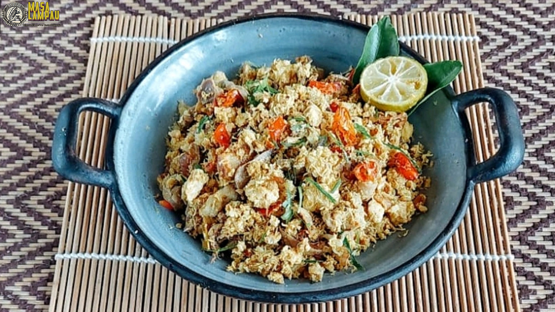 Jejak Sejarah Lawar Ayam: Dari Tradisi Hingga Meja Makan