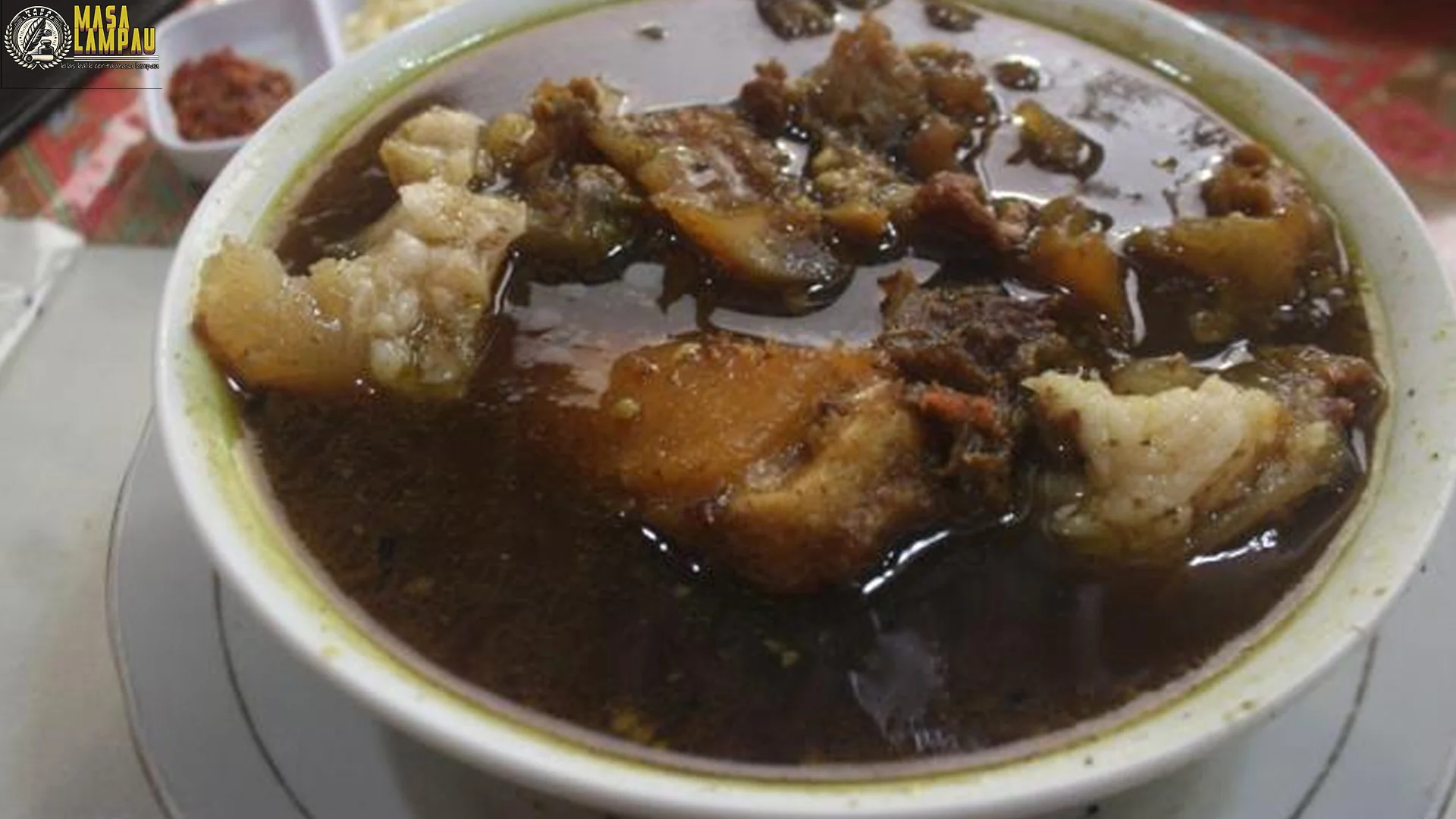 Rawon Dengkul Hadirkan 4 Kreasi Baru dan Sejarah Kuliner Legendaris