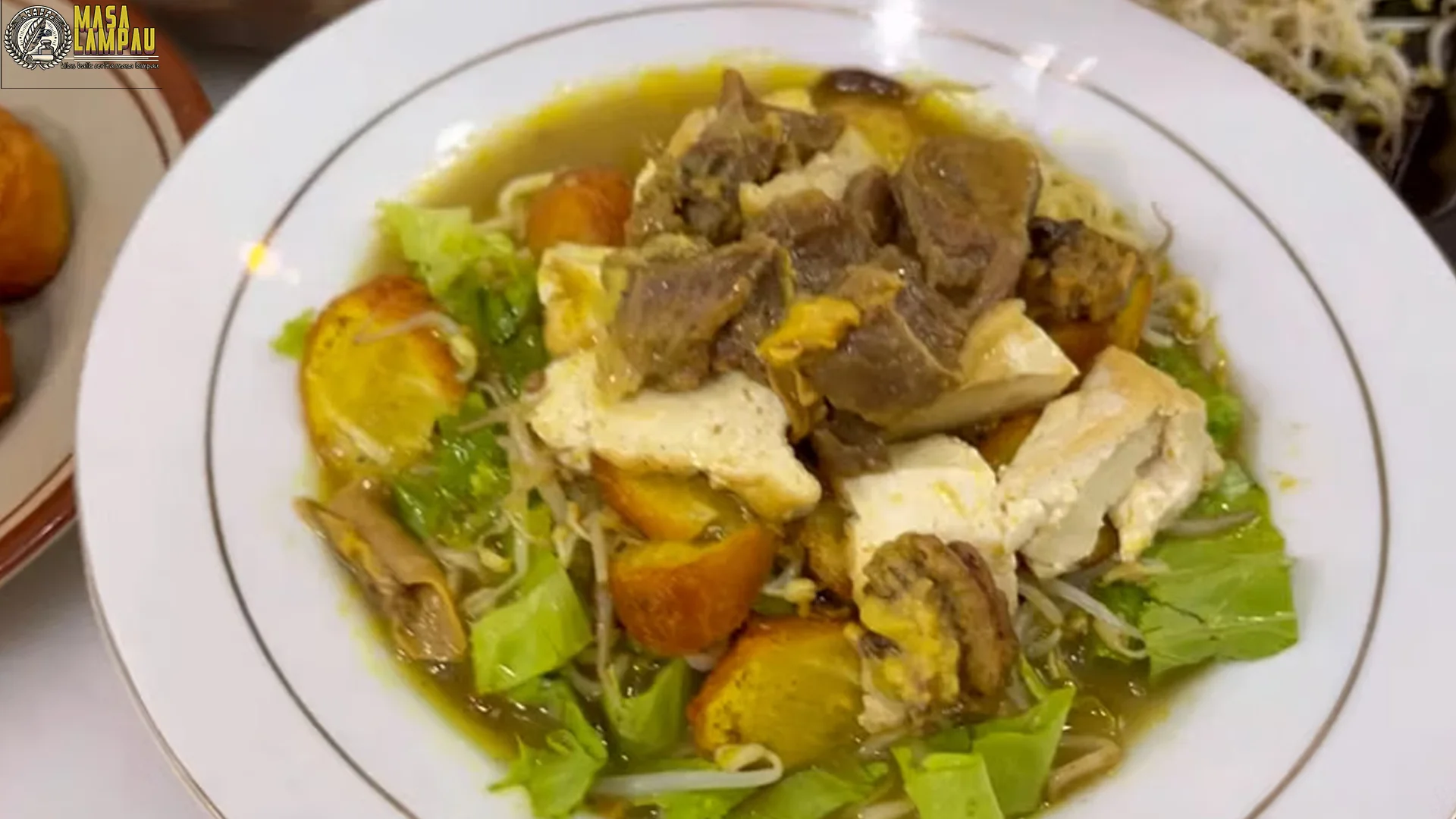 Sejarah Tahu Campur Sajikan 4 Resep Klasik dari Masa ke Masa 2 Sejarah Tahu Campur Sajikan 4 Resep Klasik dari Masa ke Masa