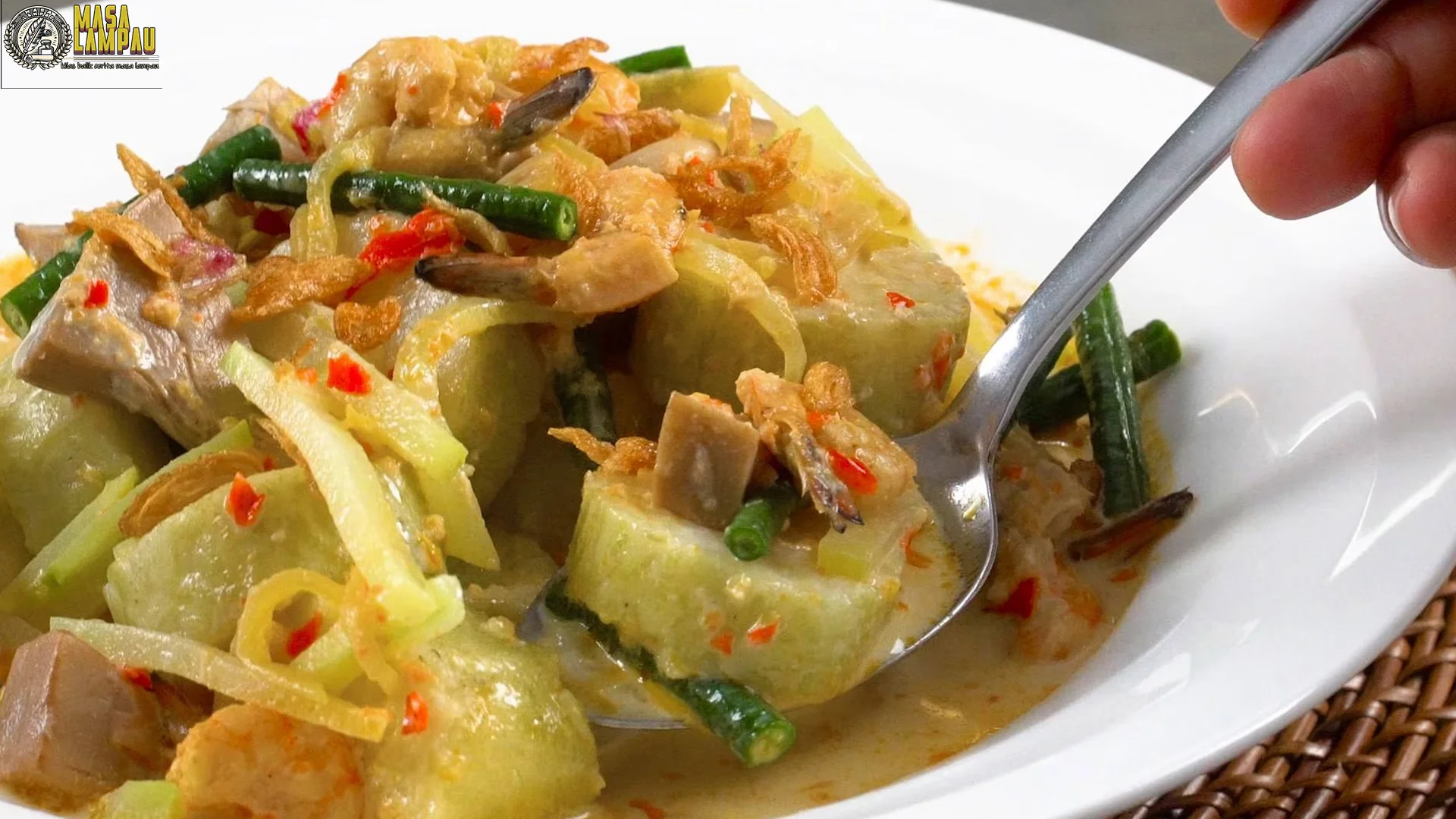 Lontong Sayur Tersimpan 5 Cerita Legenda yang Membuat Kuliner Ini Unik
